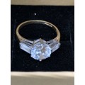 A 9ct London hallmarked yellow gold and cubic zirconia ring - 2.30g - size J