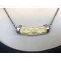 WOW !!! STUNNING VINTAGE STERLING SILVER NECKLACE WITH AN IVORINE PENDANT- 4.28g