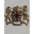 WOW !!! 10ct YELLOW GOLD UNITED KINGDOM COAT OF ARMS BADGE WITH ENAMEL FLAG - 3.1g