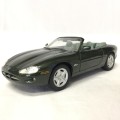 Maisto Jaguar XK8 model car - scale 1/18