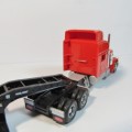 Norscot Peterbilt truck with lowboy trailer - Plastic model - Scale 1/87