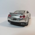 Maisto 2009 Nissan GT-R model car - Scale 1/40 - Pull back action