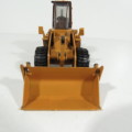 CASE 621 front wheel loader construction model by Conrad #2426 - Scale 1/35