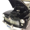 Road Signature 1948 Ford convertible model car - scale 1/18