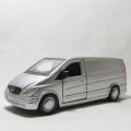 Bburago Mercedes-Benz Vito model car - Scale