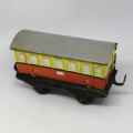 Vintage O-Gauge tinplate passenger coach - made in Belgium