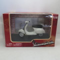 Maisto 1969 Vespa 50 Special die-cast motorcycle - Scale 1/18 in box