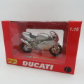 Maisto Ducati SuperSport 900 FE die-cast motorcycle - Scale 1/18 in box