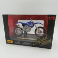 Maisto Yamaha YZ-400F die-cast dirt bike motorcycle - Scale 1/18 in box