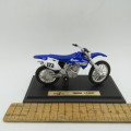 Maisto Yamaha YZ-400F die-cast dirt bike motorcycle - Scale 1/18 in box