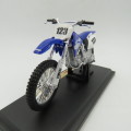 Maisto Yamaha YZ-400F die-cast dirt bike motorcycle - Scale 1/18 in box