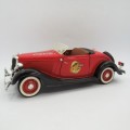 Solido Coca-Cola Ford V8 roadster model car - Scale 1/19 - Window damaged