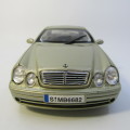 MotorMax Mercedes-Benz model car - scale 1/18 - hood ornament missing