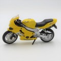 Maisto Truimph TT 600 model motorcycle - Scale 1/18