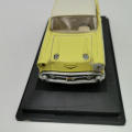 Road signature 1957 Chevrolet Bel Air Hard top die-cast model car - Scale 1/43 - Light missing