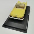 Road Signature 1955 Ford Thunderbird die-cast model car - Mirror missing - Scale 1/43