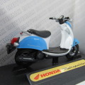 MotorMax Honda Metropolitan die-cast model motorcycle in box - scale 1/18
