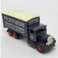 Days Gone Lledo #10 Pickfords 1937 Scammell truck model car