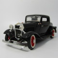 Road Legends 1932 Ford 3-window coupe die-cast model car - scale 1/18