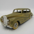 Meccano Ltd Dinky Toys Rolls-Royce silver wraith toy car - repainted