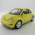 Bburago 1998 Volkswagen New Beetle die-cast model car - scale 1/18