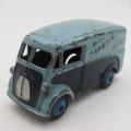 Meccano Dinky Toys Morris 10 CWT van die-cast toy car