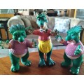 Vintage plastic dinosaur family (x3)
