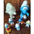 Vintage plastic Smurf collection - 2 large and 5 smaller