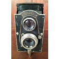 Vintage German made twin lens reflex camera (Welta Perfekta - 1930s). With issue
