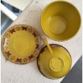 Vintage Hong Kong tin toy - incomplete tea set (x 3 items)