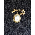 Costume Jewelry Golden Coloured Brooch