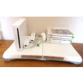 Nintendo Wii Balance Board, Console with x5 Wii games, 2x Wii Remotes and Wii Nunchuk.