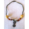 Vintage Bead Choker Necklace with wooden beads. 36 cm.
