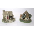 E.P.L. The Old Cottage Collection Set of Two Miniature Cottages.