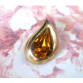 Vintage Pendant.  Amber Faceted Glass stone in Gold toned setting. . Costume Jewelry. 20mm