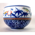 Japanese kakiemon? Imari Styl delicate porcelain cup/bpwl/ Hairline crack. 60x75 mm Marked.