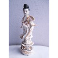 Vintage Porcelain Kwan Quan Yin Statue with Removable Hand. Hand missing. No markings. 18cm.