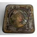 VINTAGE SMALL TIN WITH MISCELLANEOUS ITEMS INSIDE. 10X10X4CM