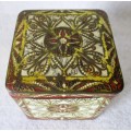 Vintage Collectible Daher Tin Made in England Hinged Lid. 10x10x10cm.