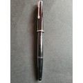 Parker Fountain Pen (no. 17 school) Mint condition in box