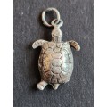 Vintage Turtle Charm 4.5g (missing leg) - as per photograph
