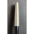 Vintage Parker Fountain Pen made in England (excellent condition) - as per photograph