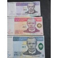 3 x Malawi Notes 20 Kwacha VF, 100 Kwacha VF and 200 Kwacha VF+/UNC- as per photograph