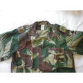 RHODESIAN CAMO S/SLEEVE SHIRT - INCLUDES VERY RARE EMBROIDERED RECCE SHOULDER FLASH SEE BELOW.(3232)