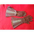 RHODESIA BSAP - PAIR LEATHER MOTORCYCLE GLOVES - STAMPED `SRG` - INSCRIBED - MADE DENTS ENG.  (5080)