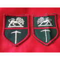 RHODESIAN ARMY - FACING PAIR  EMBROIDERED SHOULDER PATCHES      (6062)