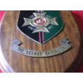RHODESIA REGT 2 BATTALION (BULAWAYO) PLAQUE - WOODEN BASE CHANGED AT SOME POINT (8562)