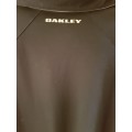Late Entry! Men's Black "Oakley" Golf Shirt / Size L /In Excellent Condition / Bargain Starting Bid!
