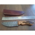 Handmade Damascus steel HUNTING Knife with Wooden handle scales, No leather included.