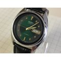 VINTAGE SEIKO 5 AUTOMATIC DAY & DATE WRIST WATCH FOR MEN IN EXCELLENT CONDITION